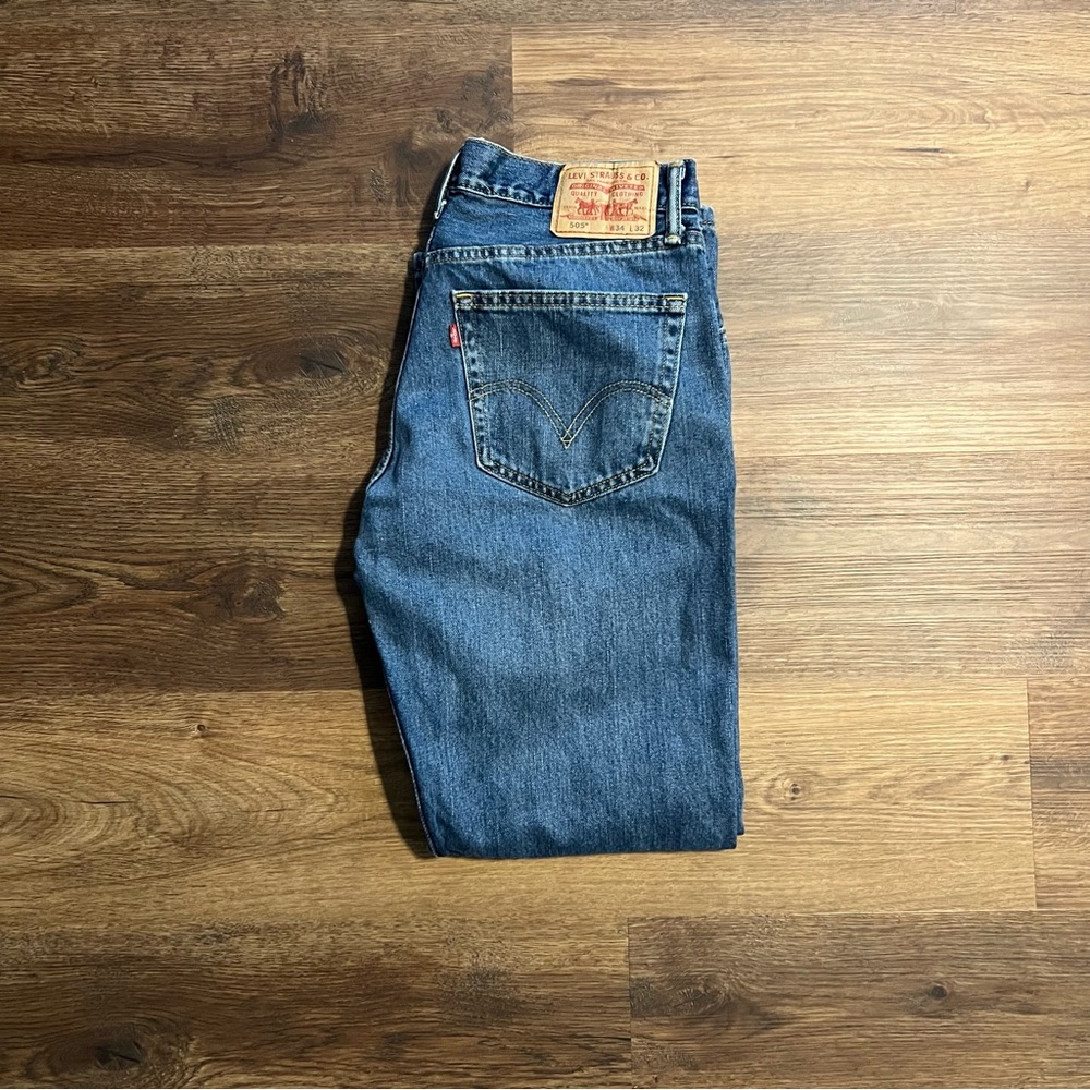 Levi’s means 505 straight leg 34x32